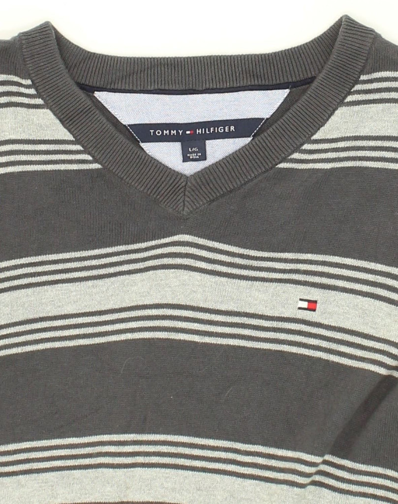 TOMMY HILFIGER Mens V-Neck Jumper Sweater Large Grey Striped Cotton | Vintage Tommy Hilfiger | Thrift | Second-Hand Tommy Hilfiger | Used Clothing | Messina Hembry 