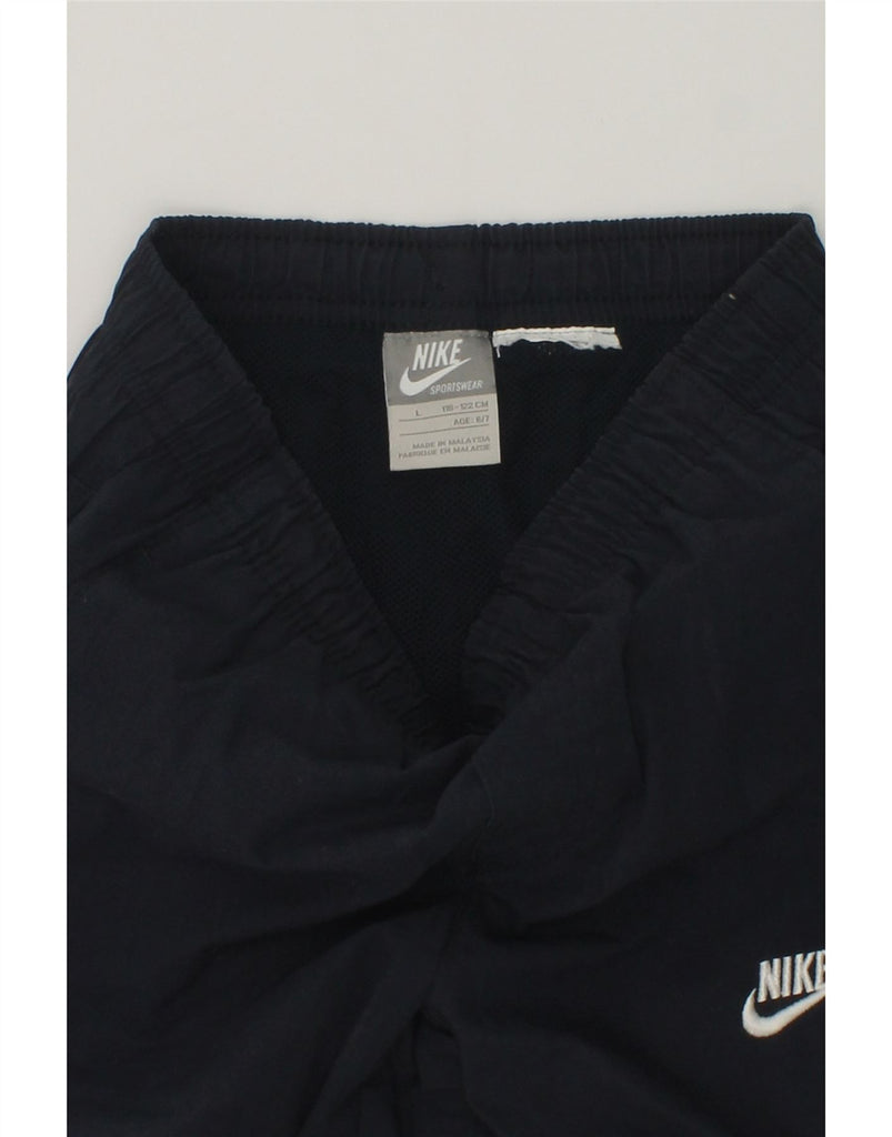 NIKE Boys Sport Shorts 6-7 Years Large Navy Blue | Vintage Nike | Thrift | Second-Hand Nike | Used Clothing | Messina Hembry 