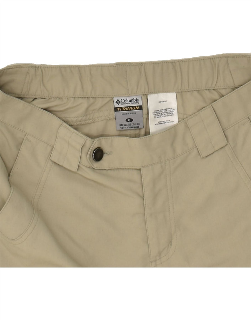 COLUMBIA Womens Titanium Regular Cargo Shorts US 6 Medium W32 Beige Nylon | Vintage Columbia | Thrift | Second-Hand Columbia | Used Clothing | Messina Hembry 