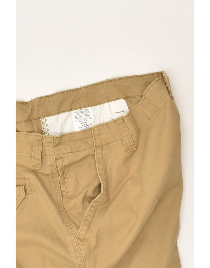 WRANGLER Mens Tapered Cargo Trousers W42 L30 Beige Cotton | Vintage Wrangler | Thrift | Second-Hand Wrangler | Used Clothing | Messina Hembry 