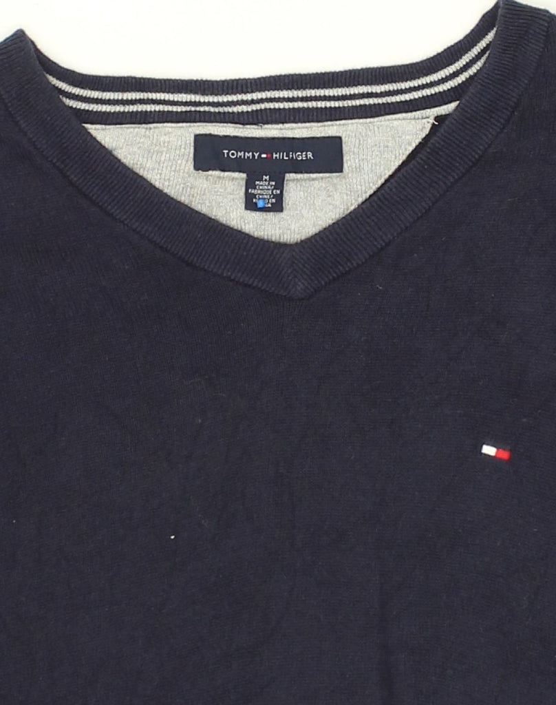 TOMMY HILFIGER Mens V-Neck Jumper Sweater Medium Navy Blue Cotton | Vintage Tommy Hilfiger | Thrift | Second-Hand Tommy Hilfiger | Used Clothing | Messina Hembry 