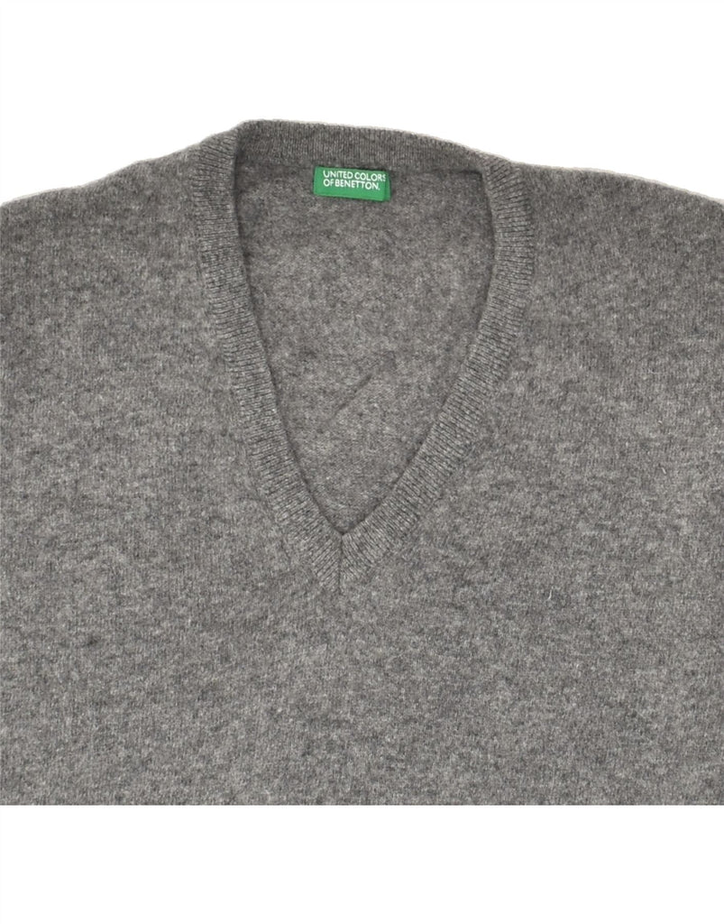 BENETTON Mens V-Neck Jumper Sweater Large Grey New Wool | Vintage Benetton | Thrift | Second-Hand Benetton | Used Clothing | Messina Hembry 