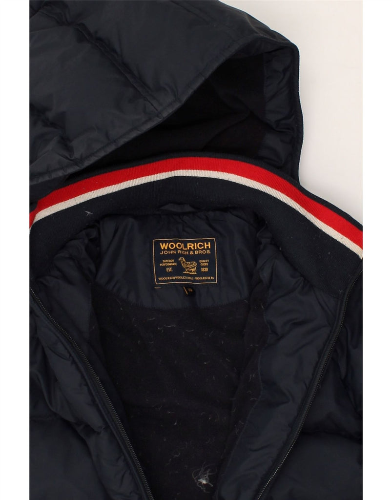 WOOLRICH Boys Graphic Hooded Padded Jacket 9-10 Years Navy Blue Nylon | Vintage Woolrich | Thrift | Second-Hand Woolrich | Used Clothing | Messina Hembry 