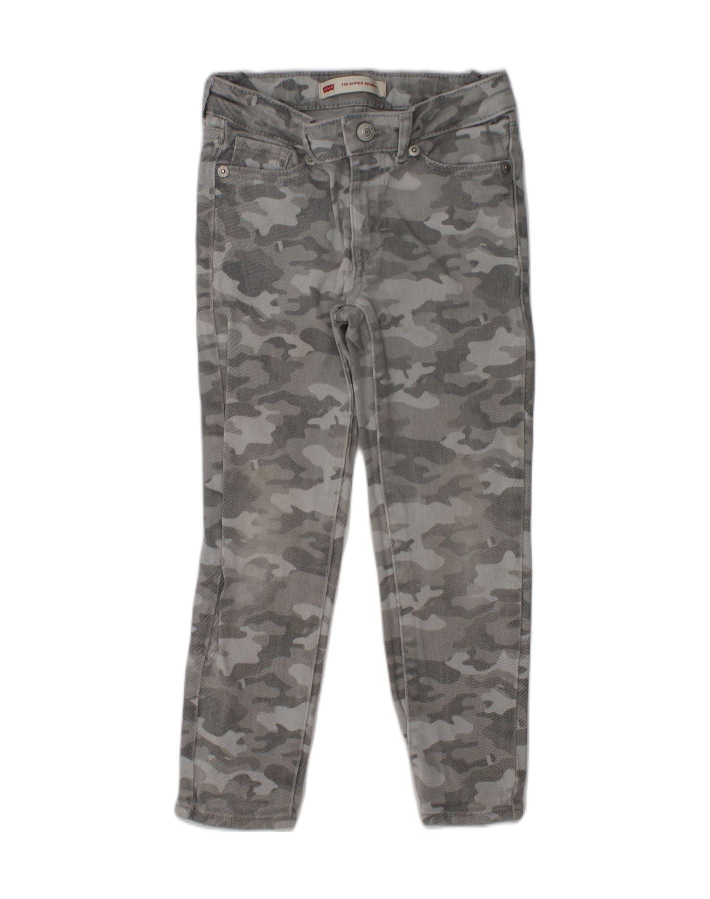 Camouflage girl deals skinny pants