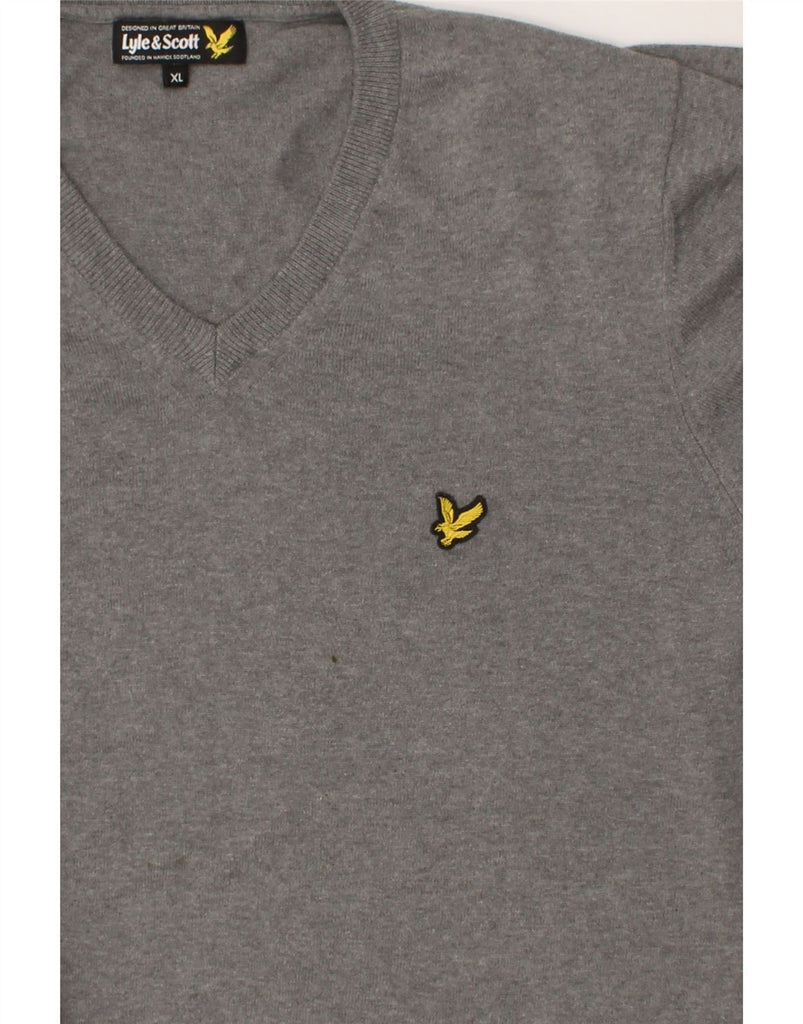 LYLE & SCOTT Mens V-Neck Jumper Sweater XL Grey Cotton Vintage Lyle & Scott and Second-Hand Lyle & Scott from Messina Hembry 