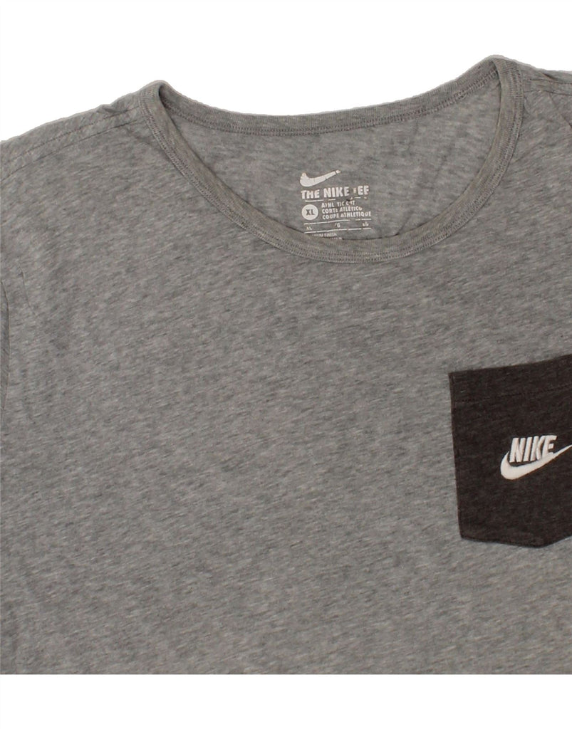 NIKE Mens Athletic Cut Graphic T-Shirt Top XL Grey Cotton Vintage Nike and Second-Hand Nike from Messina Hembry 