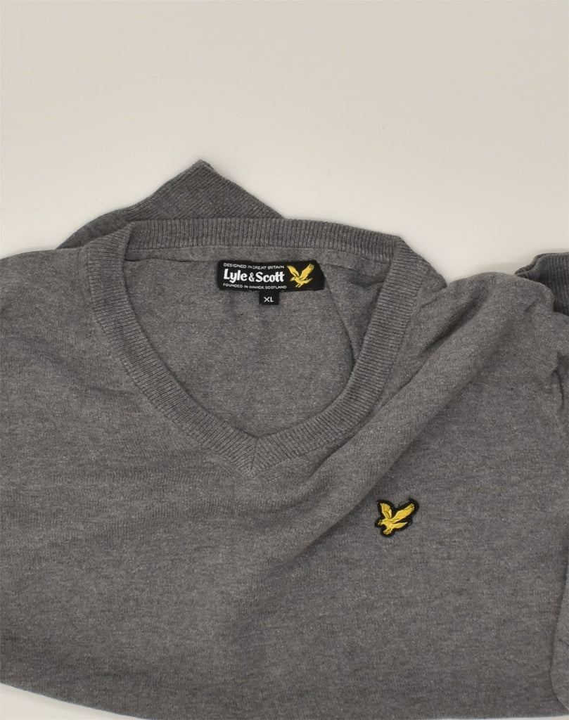 LYLE & SCOTT Mens V-Neck Jumper Sweater XL Grey Cotton | Vintage Lyle & Scott | Thrift | Second-Hand Lyle & Scott | Used Clothing | Messina Hembry 