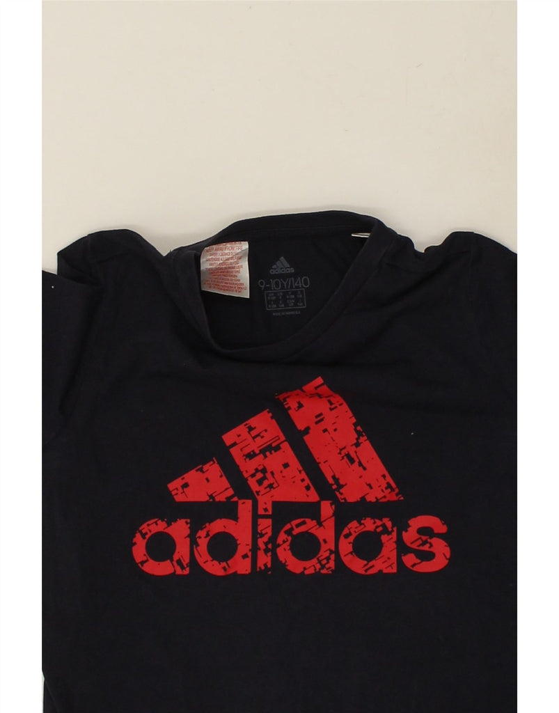 ADIDAS Boys Graphic T-Shirt Top 9-10 Years Navy Blue Cotton | Vintage Adidas | Thrift | Second-Hand Adidas | Used Clothing | Messina Hembry 