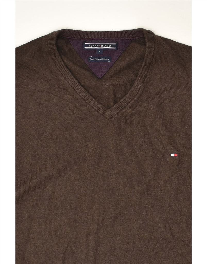 TOMMY HILFIGER Mens V-Neck Jumper Sweater Large Brown Cotton | Vintage Tommy Hilfiger | Thrift | Second-Hand Tommy Hilfiger | Used Clothing | Messina Hembry 