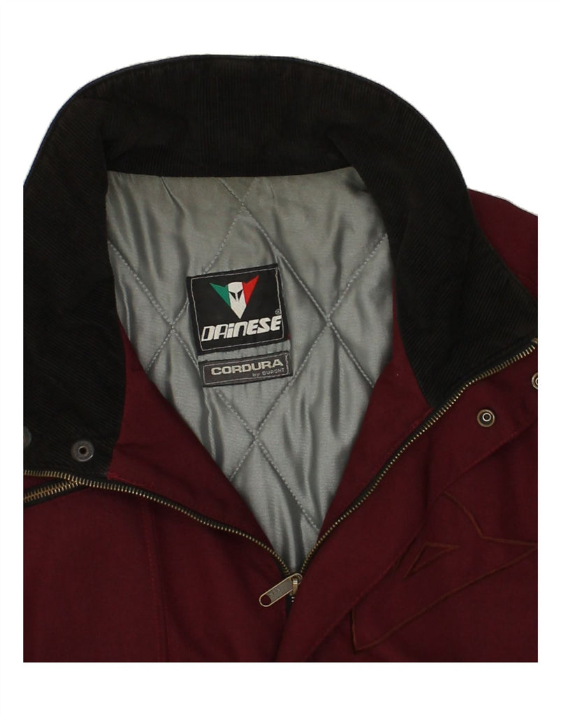 DAINESE Mens Graphic Bomber Jacket IT 58 4XL Burgundy | Vintage Dainese | Thrift | Second-Hand Dainese | Used Clothing | Messina Hembry 