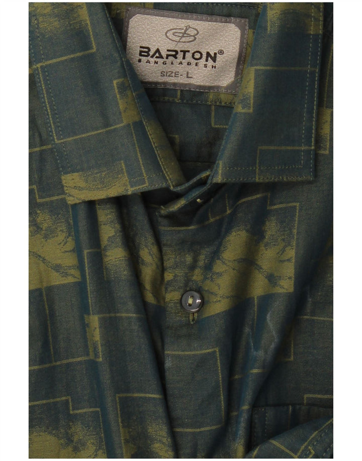 VINTAGE Mens Shirt Large Green Geometric