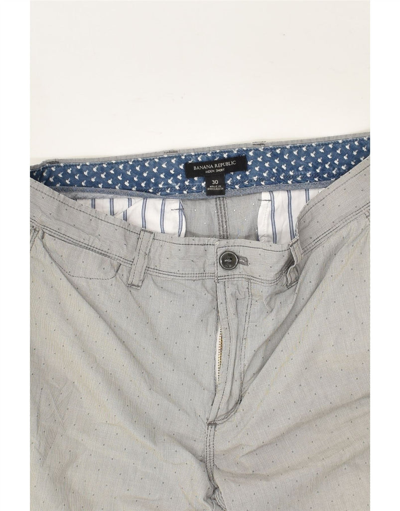 BANANA REPUBLIC Mens Aiden Chino Shorts W30 Medium Grey Spotted | Vintage Banana Republic | Thrift | Second-Hand Banana Republic | Used Clothing | Messina Hembry 