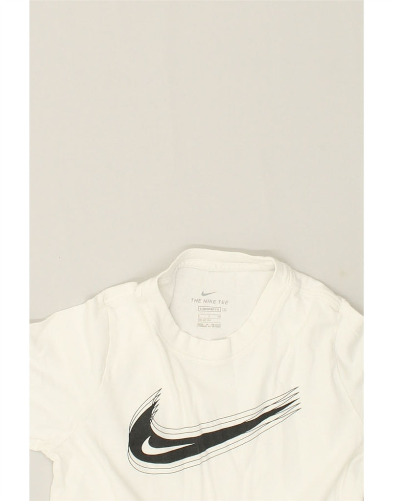 NIKE Boys Standard Fit Graphic T-Shirt Top 8-9 Years Small  White Cotton | Vintage Nike | Thrift | Second-Hand Nike | Used Clothing | Messina Hembry 