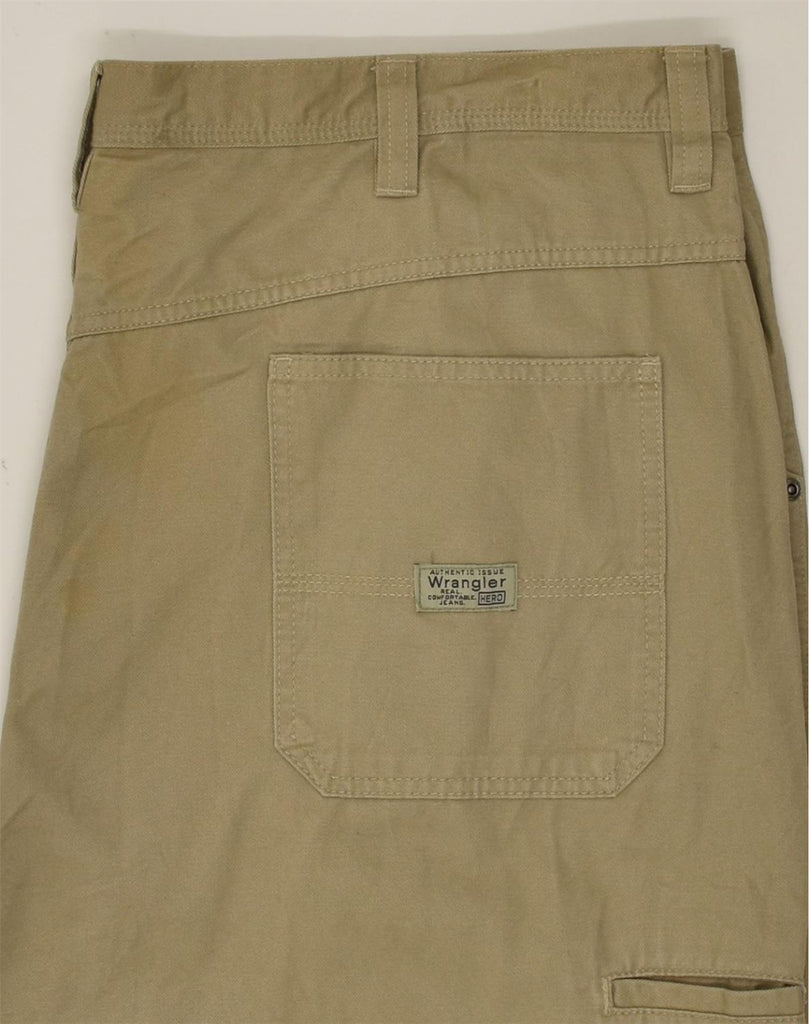 WRANGLER Mens Straight Casual Trousers W42 L30 Khaki Cotton | Vintage Wrangler | Thrift | Second-Hand Wrangler | Used Clothing | Messina Hembry 