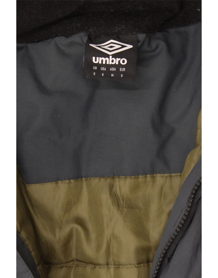 UMBRO Mens Hooded Windbreaker Jacket UK 36 Small Grey Nylon Vintage Umbro and Second-Hand Umbro from Messina Hembry 
