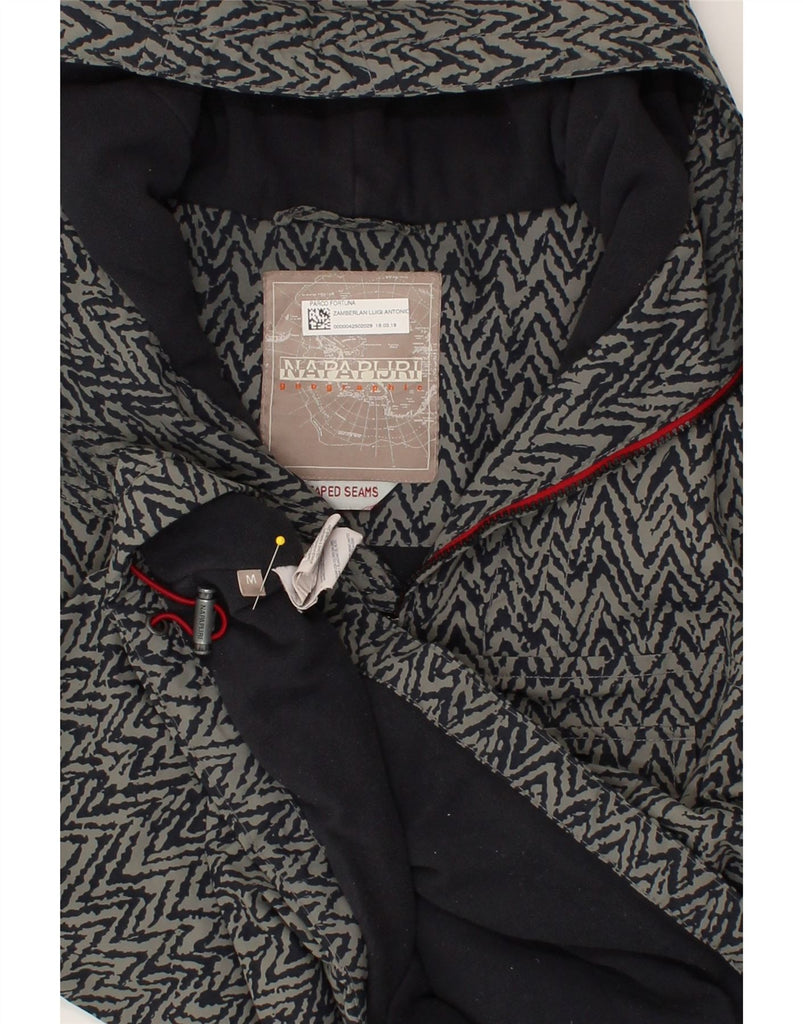 NAPAPIJRI Mens Graphic Hooded Anorak Jacket UK 38 Medium Grey Chevron | Vintage Napapijri | Thrift | Second-Hand Napapijri | Used Clothing | Messina Hembry 