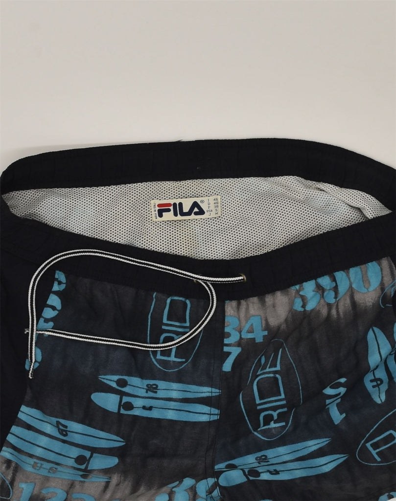 FILA Mens Graphic Swimming Shorts IT 46 Small Blue Polyester | Vintage Fila | Thrift | Second-Hand Fila | Used Clothing | Messina Hembry 