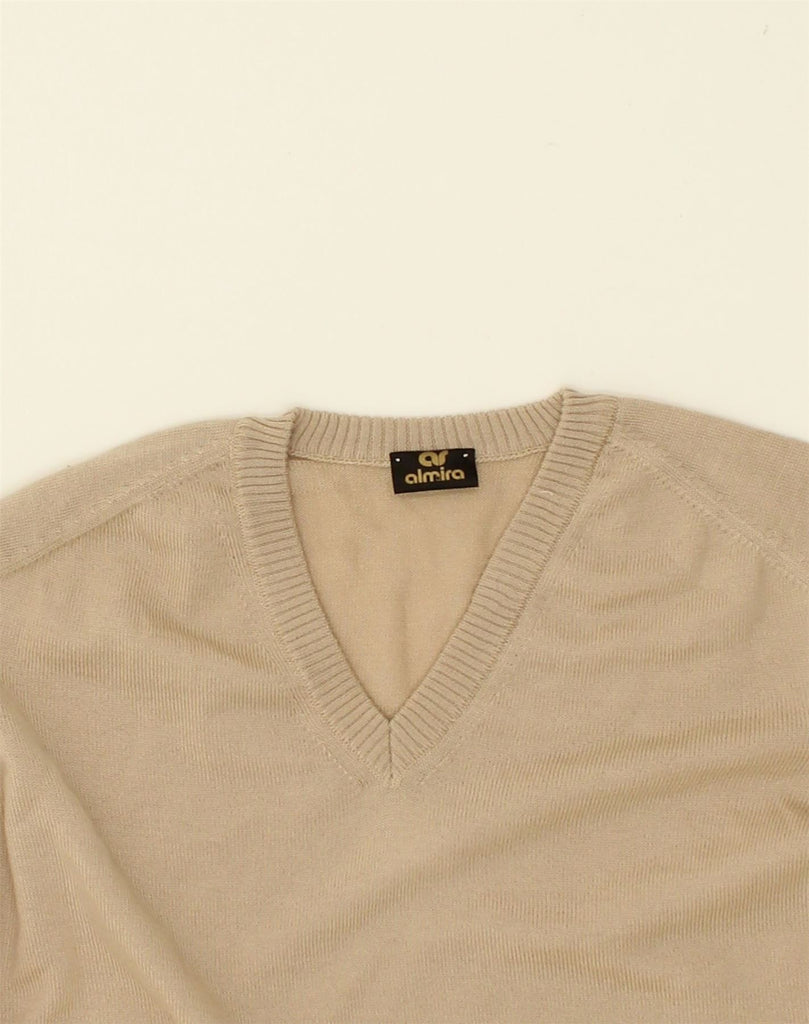 VINTAGE Mens V-Neck Jumper Sweater Medium Beige Cotton | Vintage Vintage | Thrift | Second-Hand Vintage | Used Clothing | Messina Hembry 