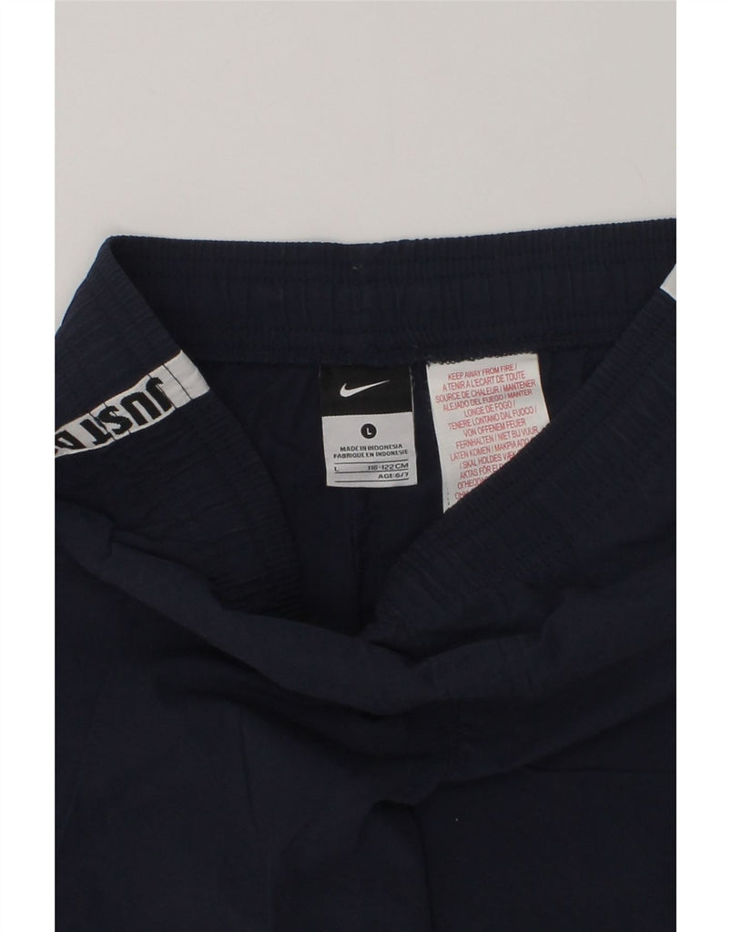 NIKE Boys Sport Shorts 6-7 Years Large  Navy Blue Polyester | Vintage Nike | Thrift | Second-Hand Nike | Used Clothing | Messina Hembry 