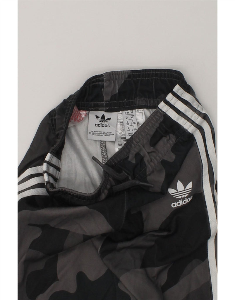 ADIDAS Boys Tracksuit Trousers Joggers 2-3 Years Grey Camouflage Polyester | Vintage Adidas | Thrift | Second-Hand Adidas | Used Clothing | Messina Hembry 