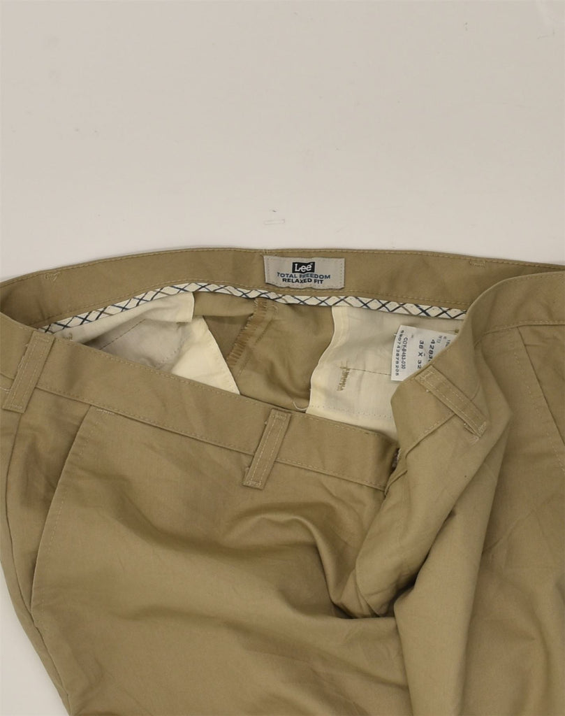 LEE Mens Total Freedom Relaxed Fit Casual Trousers W38 L32  Beige | Vintage Lee | Thrift | Second-Hand Lee | Used Clothing | Messina Hembry 