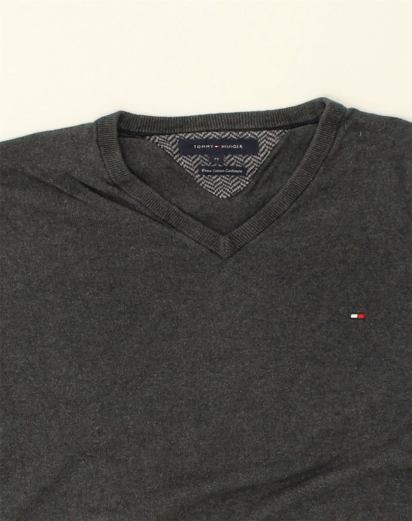 TOMMY HILFIGER Mens V-Neck Jumper Sweater Medium Grey Cotton | Vintage Tommy Hilfiger | Thrift | Second-Hand Tommy Hilfiger | Used Clothing | Messina Hembry 