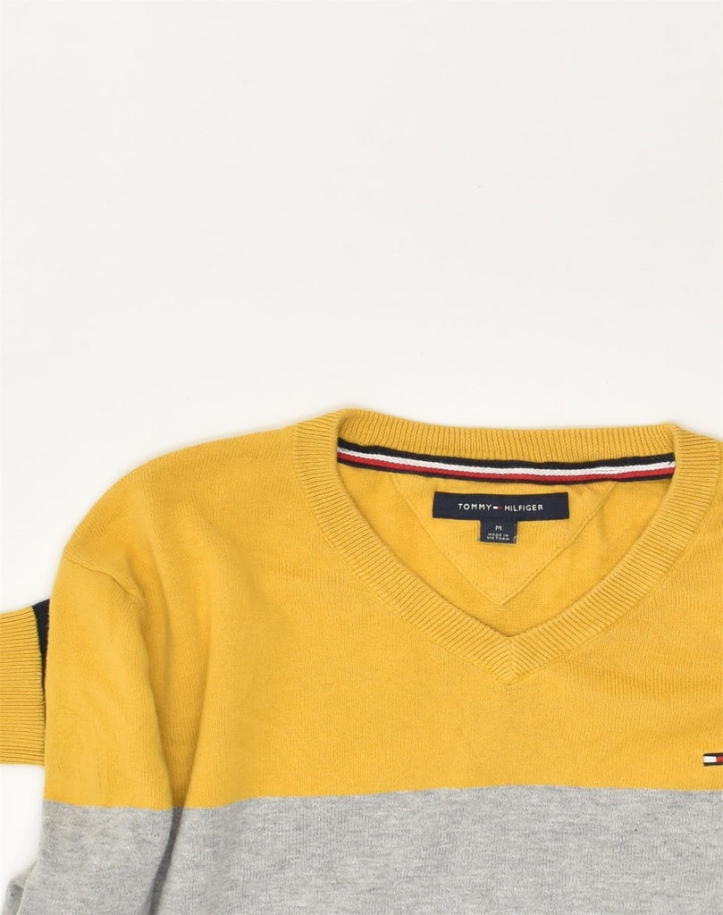 TOMMY HILFIGER Mens V-Neck Jumper Sweater Medium Yellow Striped Cotton | Vintage Tommy Hilfiger | Thrift | Second-Hand Tommy Hilfiger | Used Clothing | Messina Hembry 