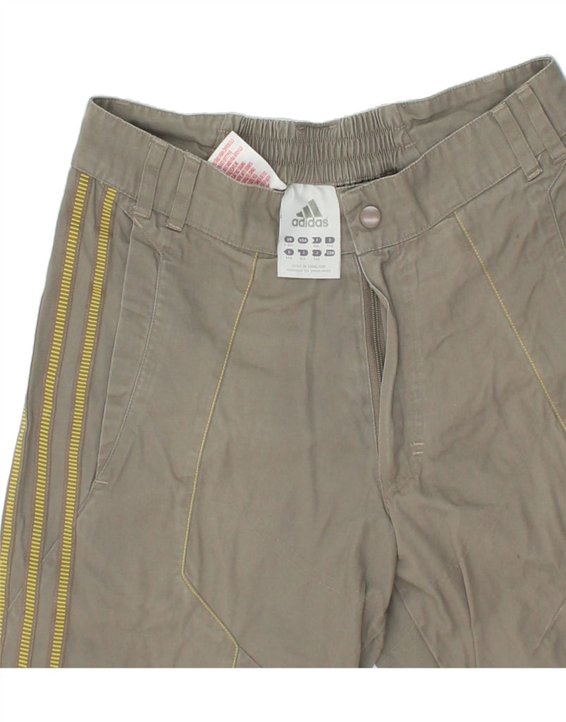 ADIDAS Boys Graphic Bermuda Shorts 9-10 Years W24 Beige Cotton | Vintage Adidas | Thrift | Second-Hand Adidas | Used Clothing | Messina Hembry 