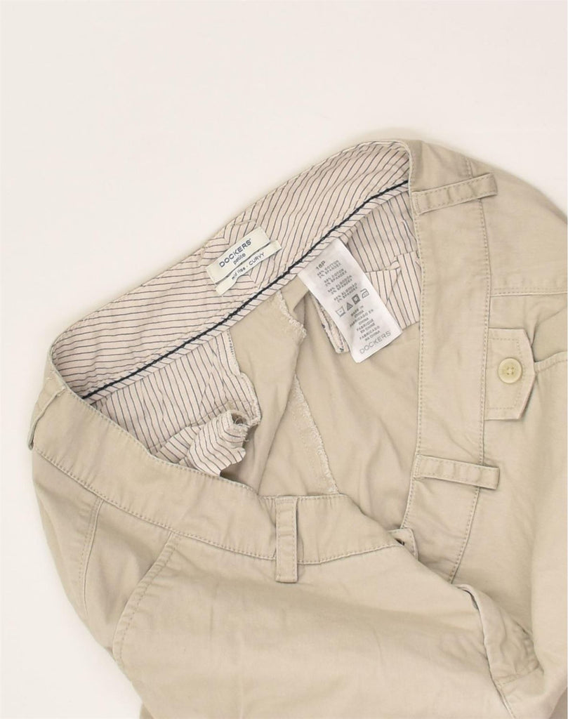 DOCKERS Womens Curvy Mid Rise Chino Shorts UK 16 Large W32 Beige Cotton | Vintage Dockers | Thrift | Second-Hand Dockers | Used Clothing | Messina Hembry 