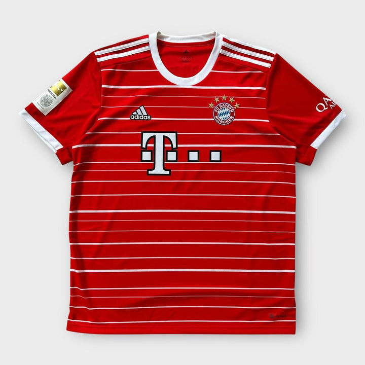 Bayern Munich football shirt - XL