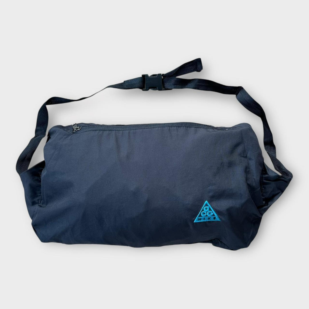 Nike ACG packable jacket - medium (fits like a large)