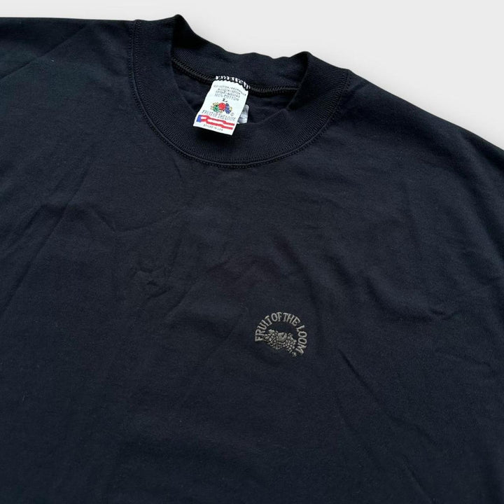 Vintage Fruit of the loom tee - large (fits like an XL)