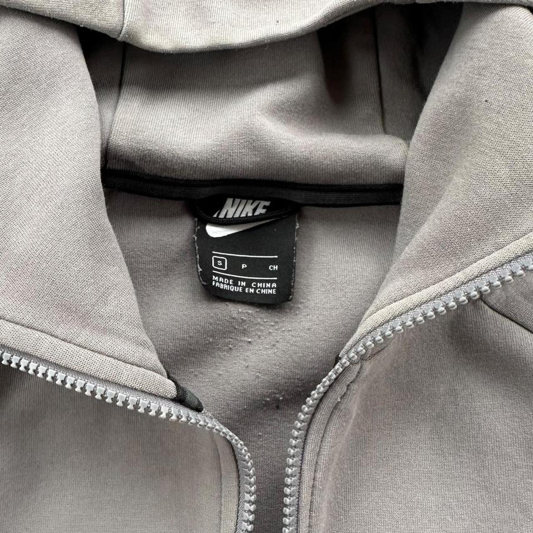 Nike tech style hoodie - small
