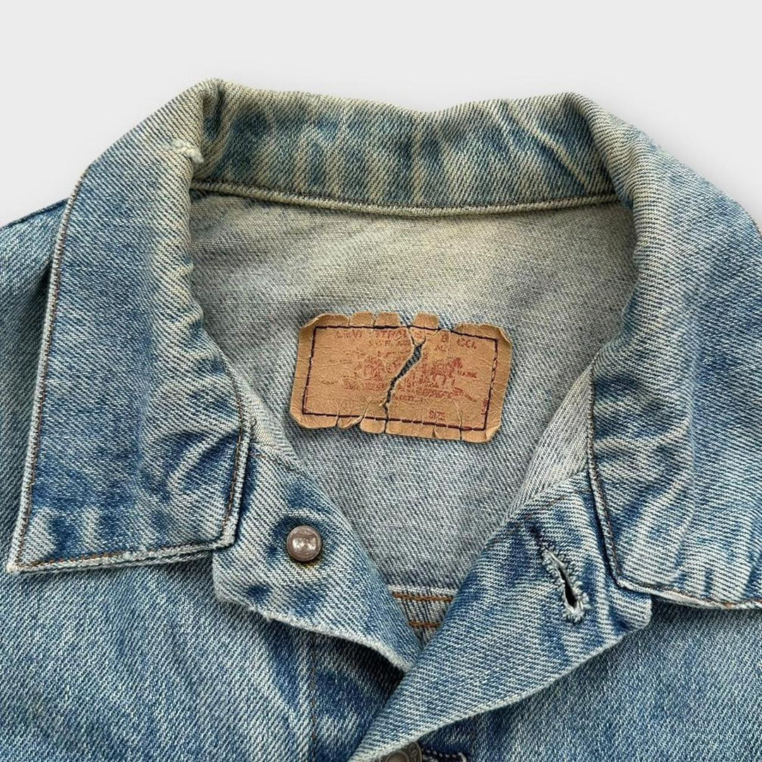 Vintage Levi’s denim jacket - women’s medium