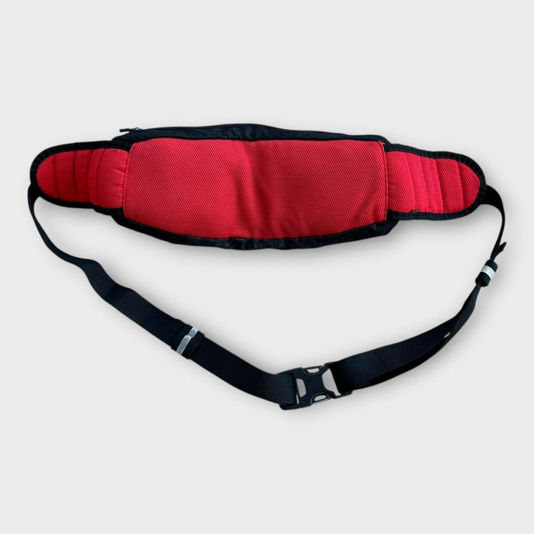 Y2K Nike technical side bag