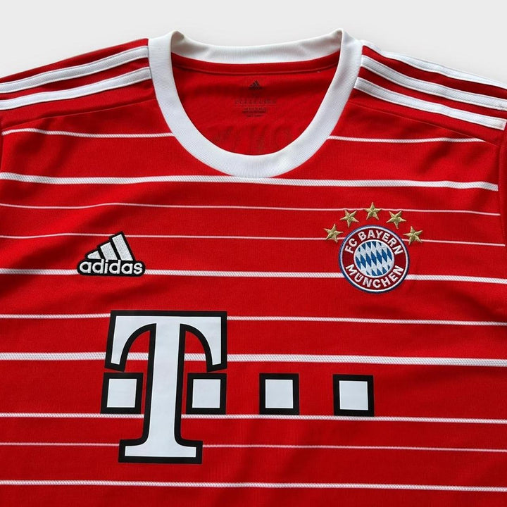 Bayern Munich football shirt - XL