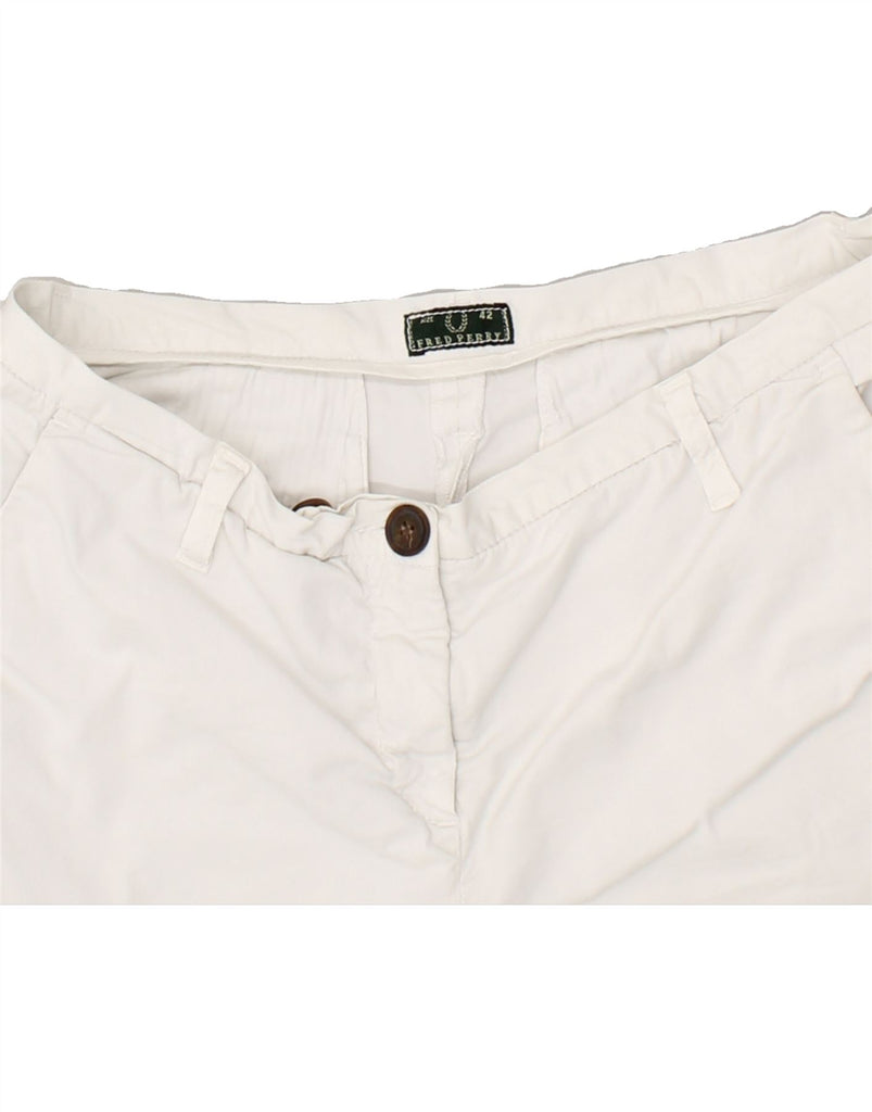 FRED PERRY Womens Hot Pants IT 42 Medium W30  White Cotton | Vintage Fred Perry | Thrift | Second-Hand Fred Perry | Used Clothing | Messina Hembry 