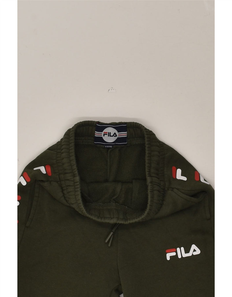 FILA Boys Graphic Tracksuit Trousers Joggers 8-9 Years Khaki Polyester | Vintage Fila | Thrift | Second-Hand Fila | Used Clothing | Messina Hembry 