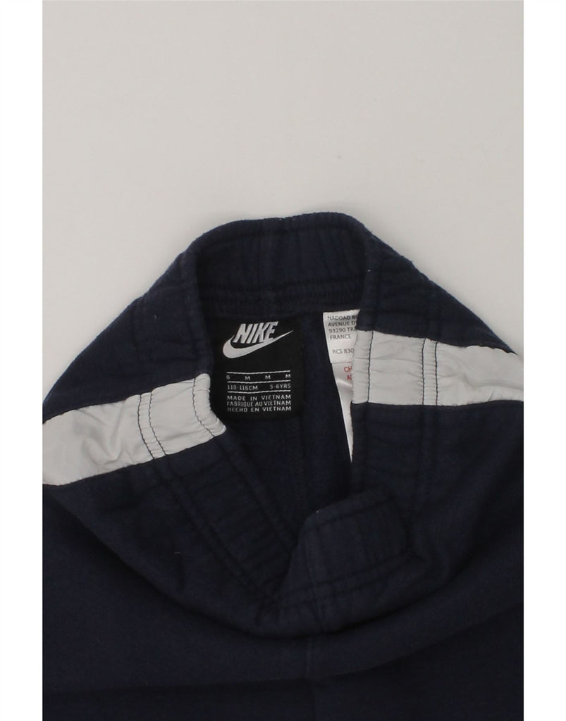 NIKE Boys Sport Shorts 5-6 Years Medium Navy Blue Colourblock Cotton | Vintage Nike | Thrift | Second-Hand Nike | Used Clothing | Messina Hembry 