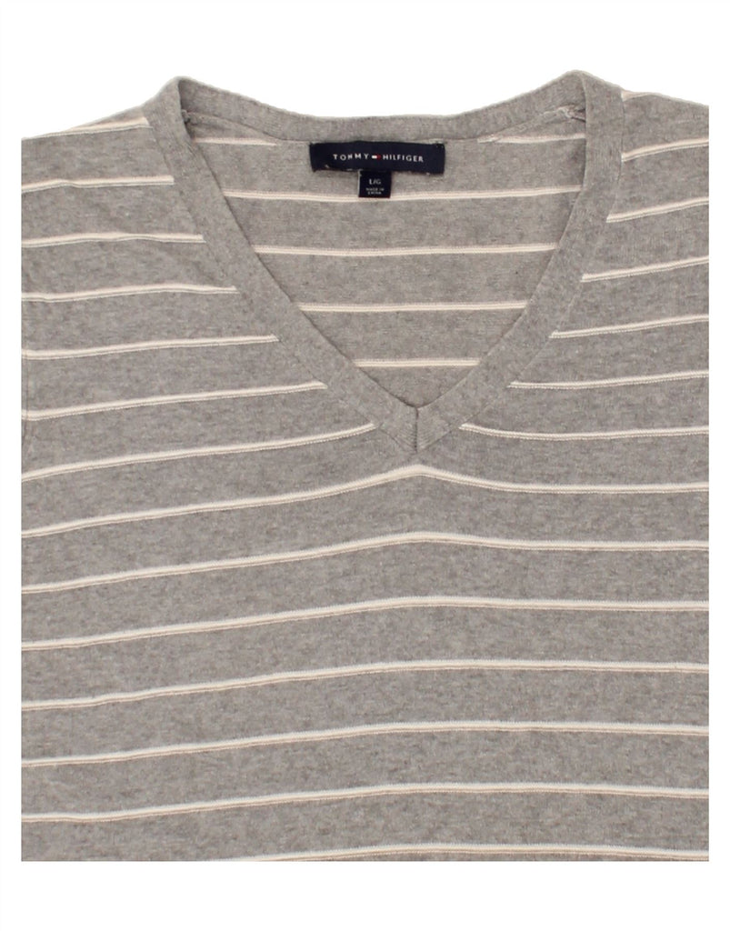 TOMMY HILFIGER Mens V-Neck Jumper Sweater Large Grey Striped Cotton | Vintage Tommy Hilfiger | Thrift | Second-Hand Tommy Hilfiger | Used Clothing | Messina Hembry 