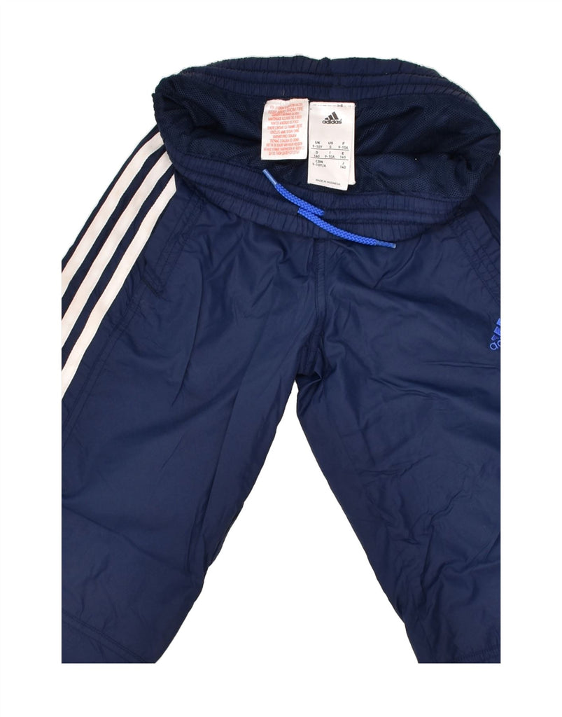 ADIDAS Boys Graphic Capri Tracksuit Trousers 9-10 Years Navy Blue Nylon | Vintage Adidas | Thrift | Second-Hand Adidas | Used Clothing | Messina Hembry 