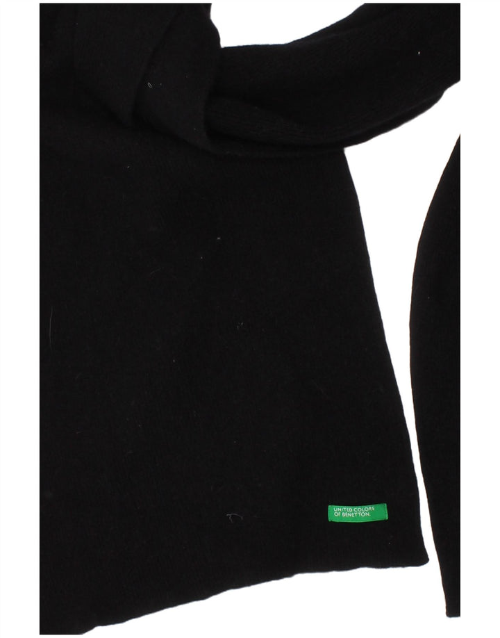 Under Colors of Benetton Womens Rectangle Scarf One Size Black Classic