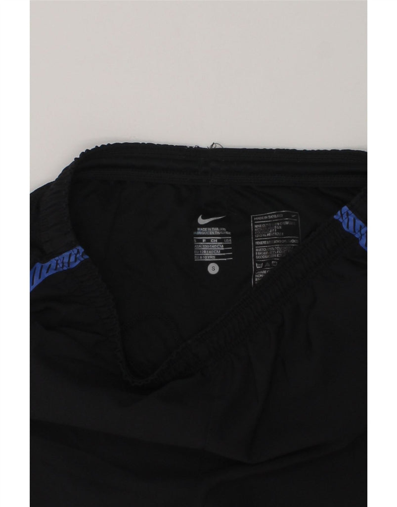 NIKE Boys Sport Shorts 8-9 Years Small  Black Polyester | Vintage Nike | Thrift | Second-Hand Nike | Used Clothing | Messina Hembry 