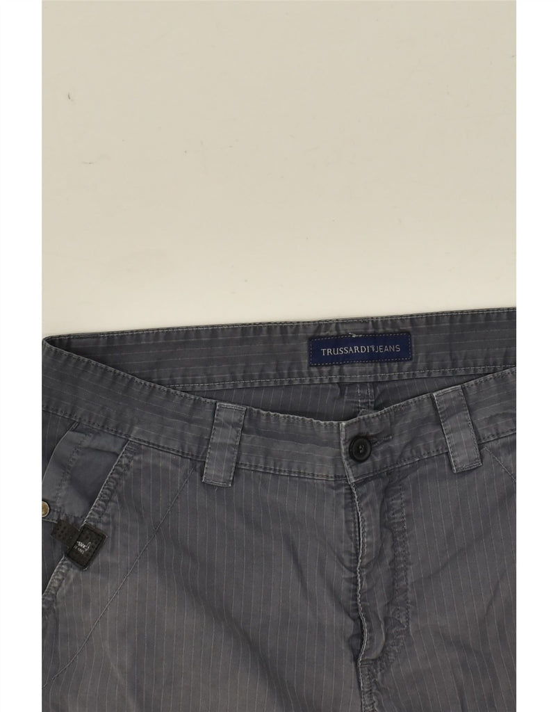 TRUSSARDI Mens Cargo Shorts IT 50 Large W34  Grey Pinstripe Cotton | Vintage Trussardi | Thrift | Second-Hand Trussardi | Used Clothing | Messina Hembry 