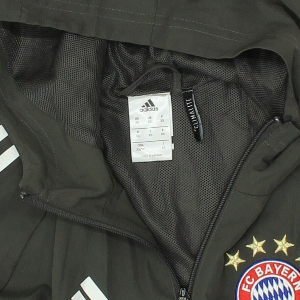 Bayern Munich Champions League Mens Grey Adidas Hooded Rain Jacket | Sportswear | Vintage Messina Hembry | Thrift | Second-Hand Messina Hembry | Used Clothing | Messina Hembry 