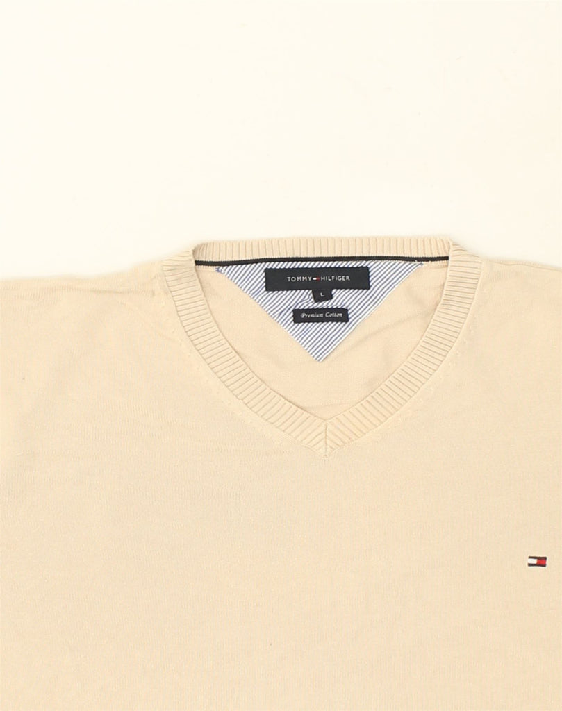 TOMMY HILFIGER Mens V-Neck Jumper Sweater Large Beige Cotton | Vintage Tommy Hilfiger | Thrift | Second-Hand Tommy Hilfiger | Used Clothing | Messina Hembry 