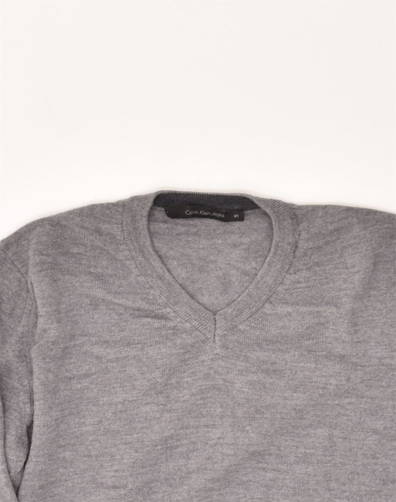 CALVIN KLEIN Mens V-Neck Jumper Sweater Small Grey Cotton | Vintage Calvin Klein | Thrift | Second-Hand Calvin Klein | Used Clothing | Messina Hembry 