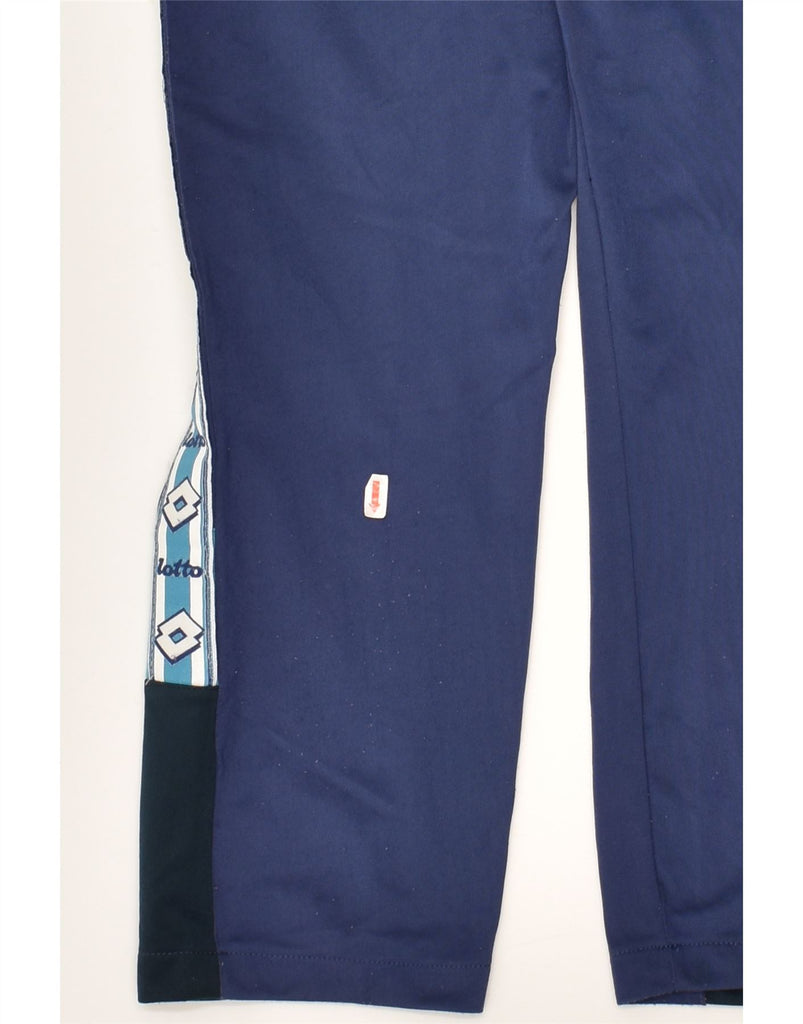 LOTTO Boys Graphic Tracksuit Trousers 13-14 Years 2XL Navy Blue Polyester | Vintage Lotto | Thrift | Second-Hand Lotto | Used Clothing | Messina Hembry 