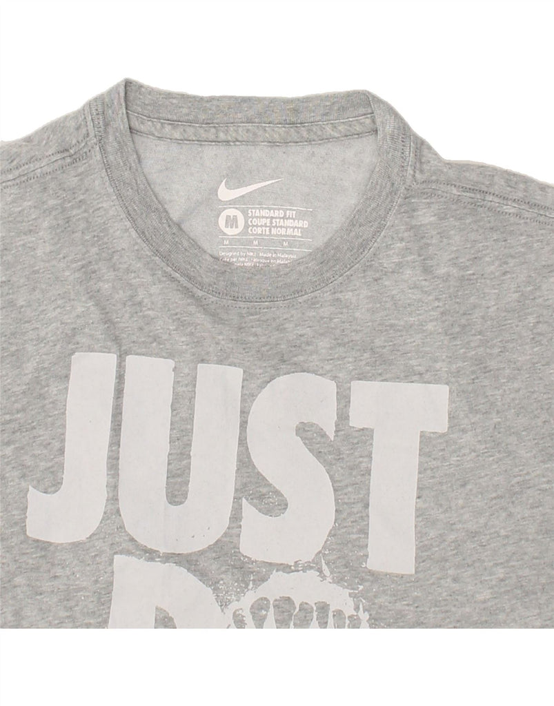 NIKE Mens Standard Fit Graphic T-Shirt Top Medium Grey Cotton | Vintage Nike | Thrift | Second-Hand Nike | Used Clothing | Messina Hembry 