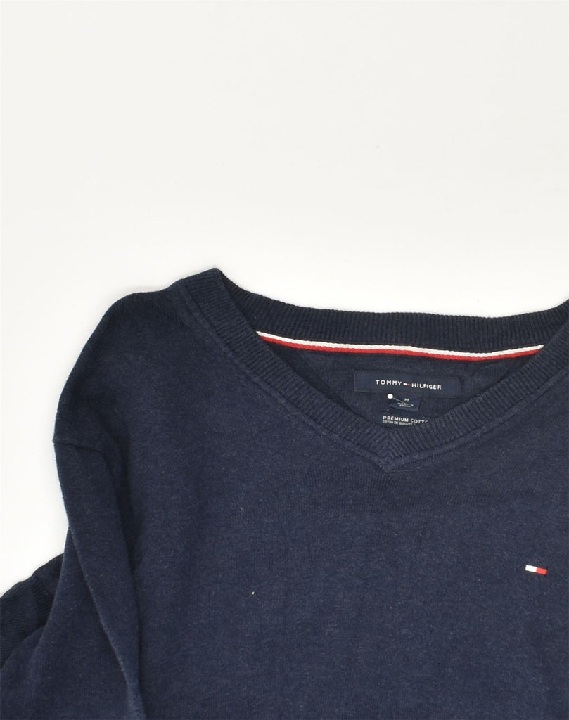 TOMMY HILFIGER Mens V-Neck Jumper Sweater Medium Navy Blue Cotton | Vintage Tommy Hilfiger | Thrift | Second-Hand Tommy Hilfiger | Used Clothing | Messina Hembry 